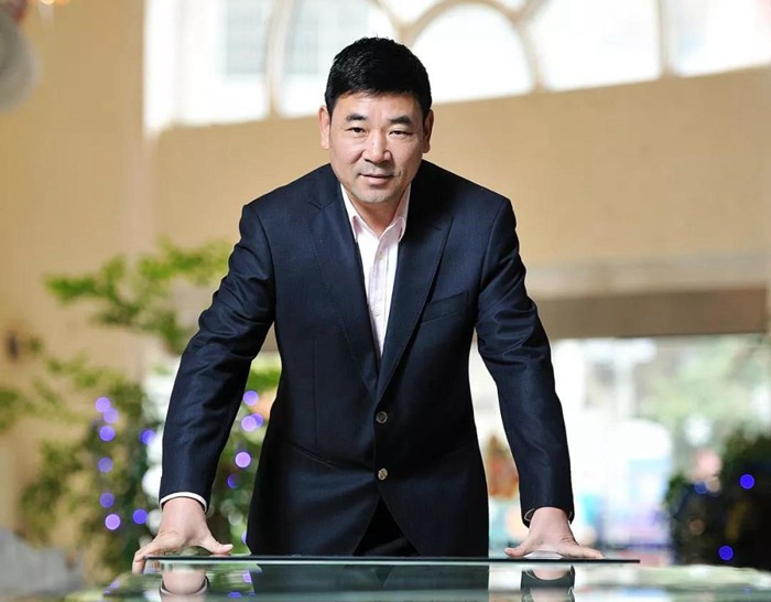 【脱贫攻坚·ng电子游戏在行动】海岳尚可倾 口诺终不移 ——杭州ng电子游戏集团、贵州天都房地产公司董事长胡晨风扶贫纪实